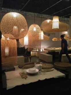 Woondecoratie Winkel -Woondecoratie Winkel ay illuminate hanglamp plume medium bamboe o55cm 1