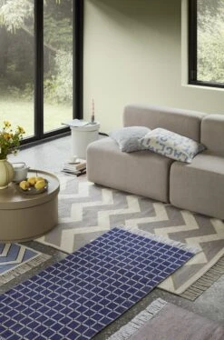 Broste Copenhagen Henny Vloerkleed Blauw 140x200cm - 70070335 -Woondecoratie Winkel broste copenhagen henny vloerkleed blauw 140x200cm 2